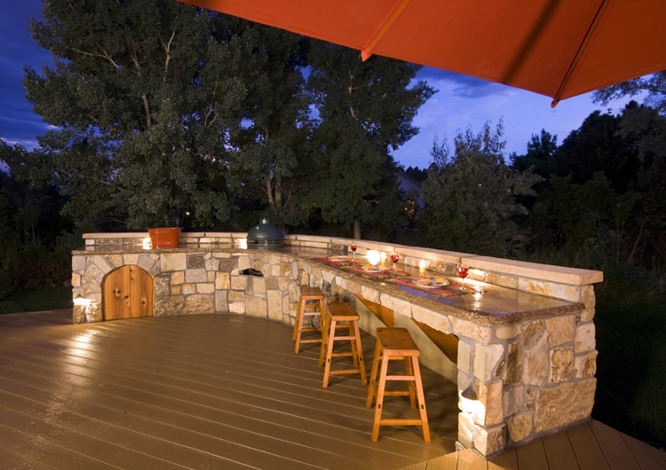 Deck and Outdoor Kitchen Lighting